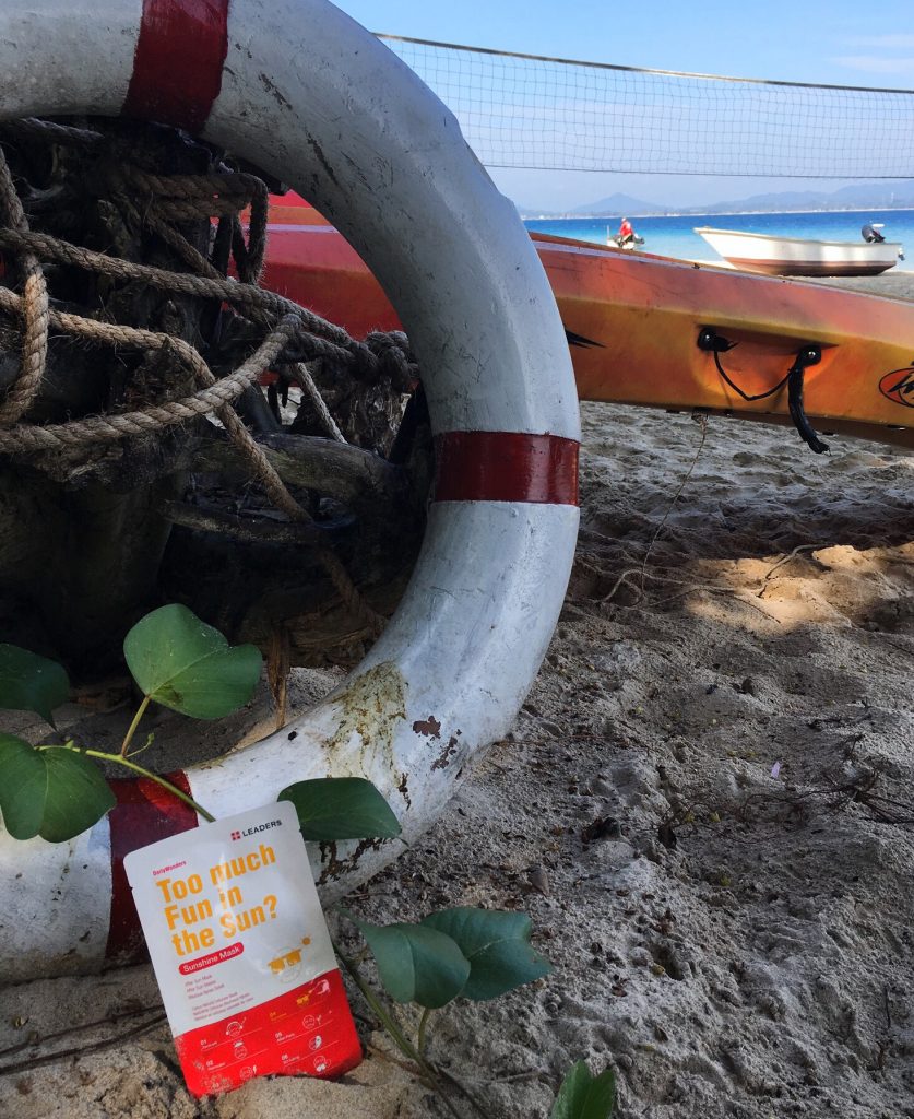 LEADERS TOO MUCH FUN IN THE SUN FACIAL MASK in the sand