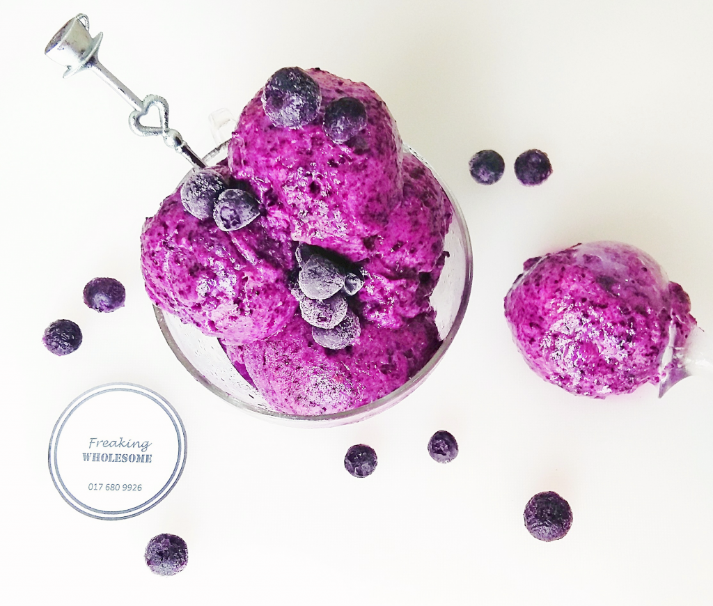 the perfect summer treat : Blueberry Lemon (n)ice cream recipe 