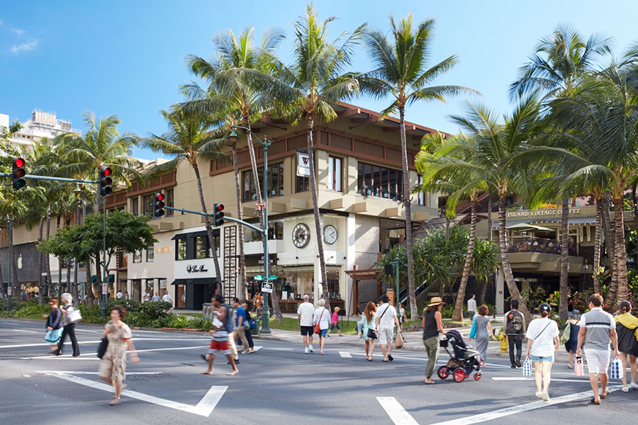 Let's discover what to see and do in Honolulu, Paradise Island of Hawaii! shopping mall 