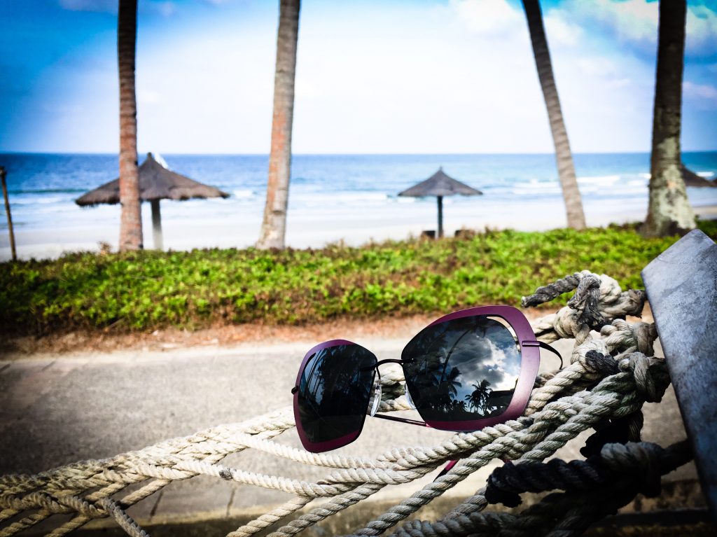 BEACH CHIC WITH PERRET SCHAAD FOR SILHOUETTE