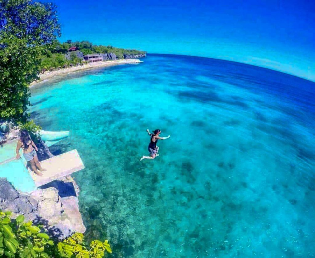 cliff-jump-salagdoong-beach-siquijor-island