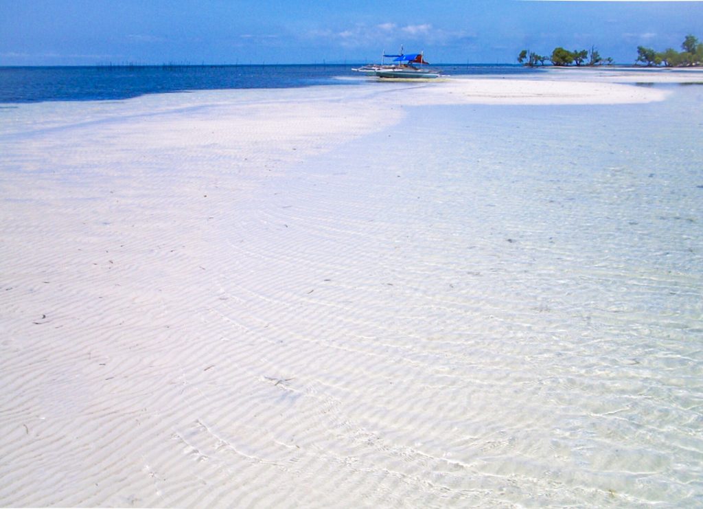 sandugan-beach-larena-clear-sea-siquijor-island