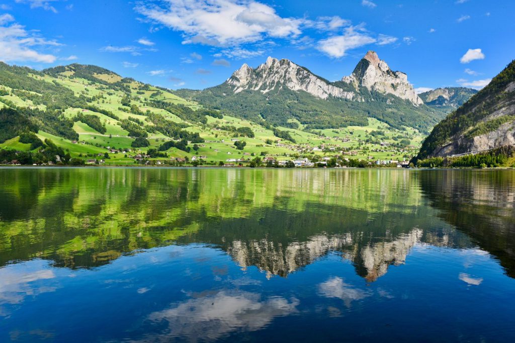 best-lakes-to-swim-in-switzerland-in-summer-lake-lauerzersee-mount-rigi