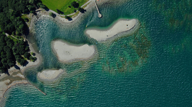 best-lakes-to-swim-in-switzerland-in-summer-lorelei-bathing-islands